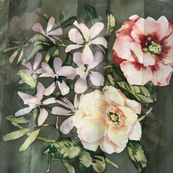 Jones New York floral striped green scarf - Picture 3 of 4